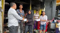 kebakaran-di-limau-manis,-rahmat-saleh-turun-langsung-bantu-warga kebakaran-di-limau-manis,-rahmat-saleh-turun-langsung-bantu-warga