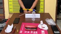 penggerebekan-di-gudang-mifan,-polres-padang-panjang-amankan-2-pria-dan-3-gram-sabu penggerebekan-di-gudang-mifan,-polres-padang-panjang-amankan-2-pria-dan-3-gram-sabu