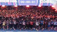 pramono-anung-minta-peserta-jakarta-running-festival-patuhi-aturan-lomba Pramono Anung saat melepas peserta Jakarta Running Festival 2026 yang menekankan pentingnya kepatuhan aturan cut-off time.