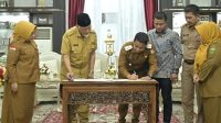 Tumpukan sampah di TPA Regional Solok yang kini dibatasi operasionalnya oleh Pemprov Sumatera Barat hingga tahun 2027.