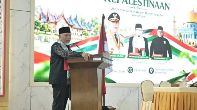 Gubernur Sumbar Mahyeldi Ansharullah berbicara di Seminar Kepalestinaan di Istana Bung Hatta, Bukittinggi.