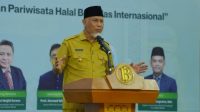 gubernur-mahyeldi-dorong-pesantren-kembangkan-ekonomi-syariah-dan-pariwisata-halal Gubernur Sumatera Barat Mahyeldi memberikan arahan pengembangan ekonomi syariah produktif di lingkungan pesantren.