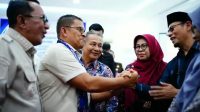 Bupati Tanah Datar dan Wakajati Sumbar dalam rapat koordinasi pengelolaan keuangan daerah di aula Kantor Bupati.