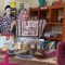 Pelaku UMKM Citra Batik Dharmasraya melakukan sesi siaran langsung TikTok di Nagari Creative Hub Sungai Duo.