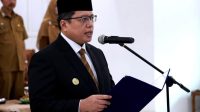 FB_IMG_1793014377823 Wakil Bupati Tanah Datar Ahmad Fadly saat melantik 13 kepala sekolah di Aula Kantor Bupati untuk meningkatkan mutu pendidikan